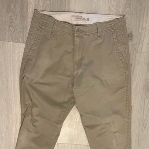 Old Navy Men’s Khaki Pants